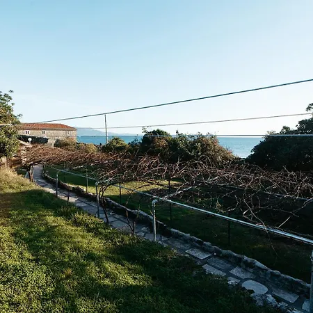 Ancoradoiro Apartman *