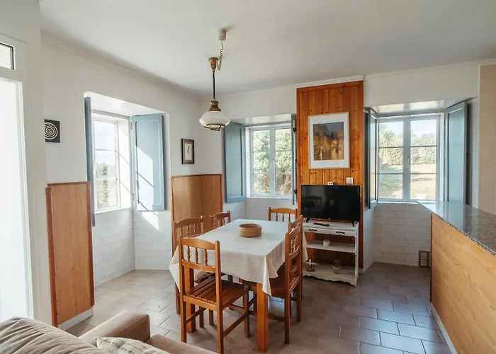 Ancoradoiro Апартаменты Ларинио